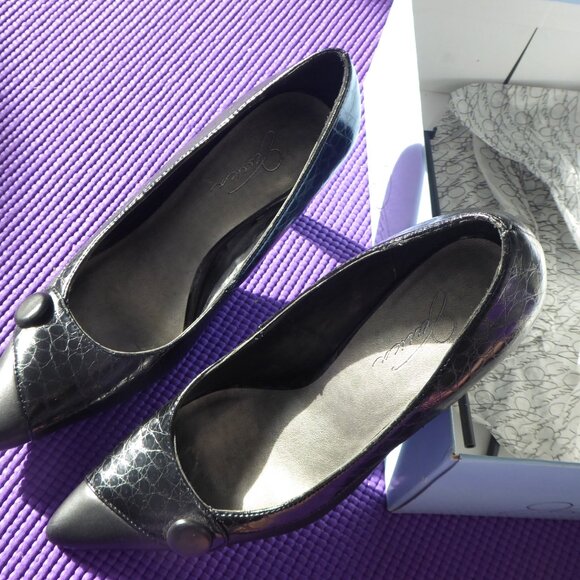 Jessica High Heel Black Pumps - Picture 2 of 10